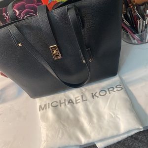 Michael Kors Karson LG Carryall Tote Leather